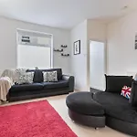 Elton House - Prime Location - Free Parking, Fast Wifi And Smart Tv By Yoko 度假居 *