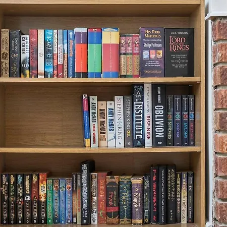 Dom wakacyjny Elton House - Prime Location - Free Parking, Fast Wifi And Smart Tv By Yoko *